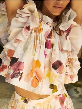 FairHope White Floral Brushstroke Ruffle Crop Top Size Small